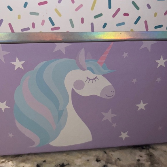 Unicorn 🦄variety pack storage box stuffed animal stickers pencils tape bracelet - Picture 12 of 13